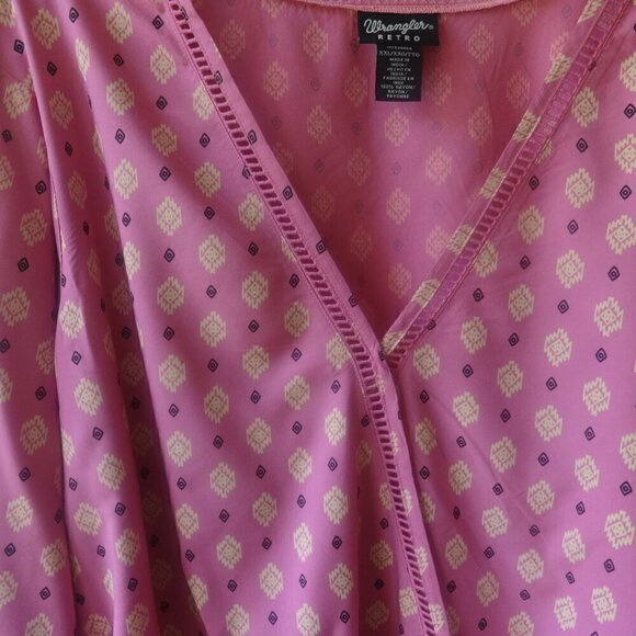Wrangle Retro brand top size XXL, rayon, pink with cream print design, NWT, soft - Picture 15 of 16